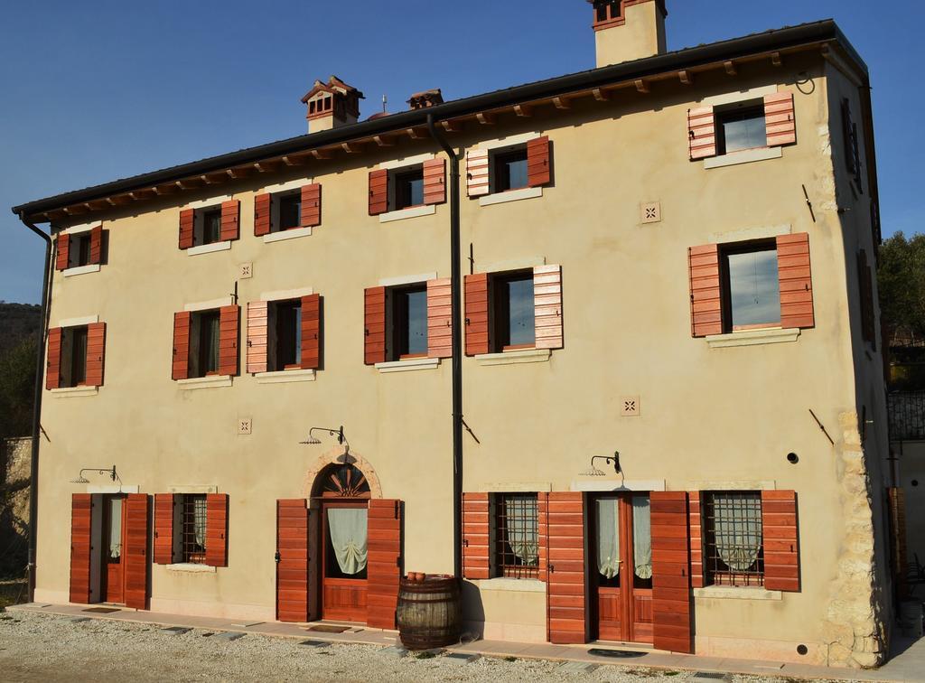 Agriturismo Borgo Valfredda Villa Mezzane di Sotto Exterior photo